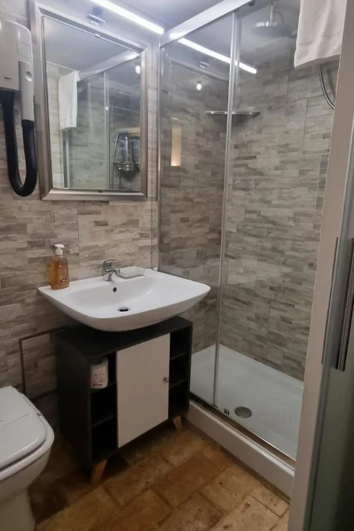 Apartamento Domus Next Campo De'Fiori With Thermal Shower Roma