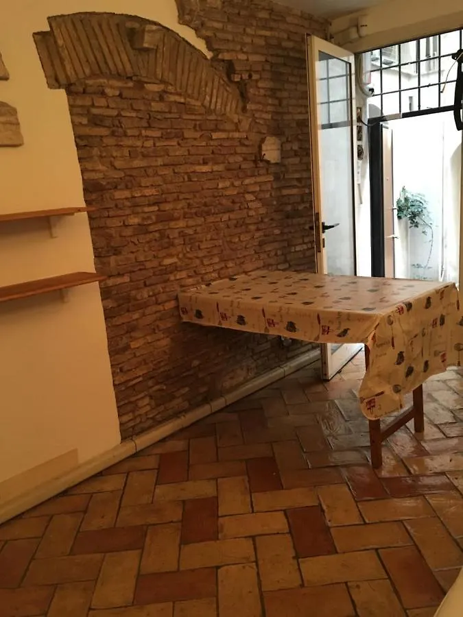 Domus Next Campo De'Fiori With Thermal Shower Rome Apartment